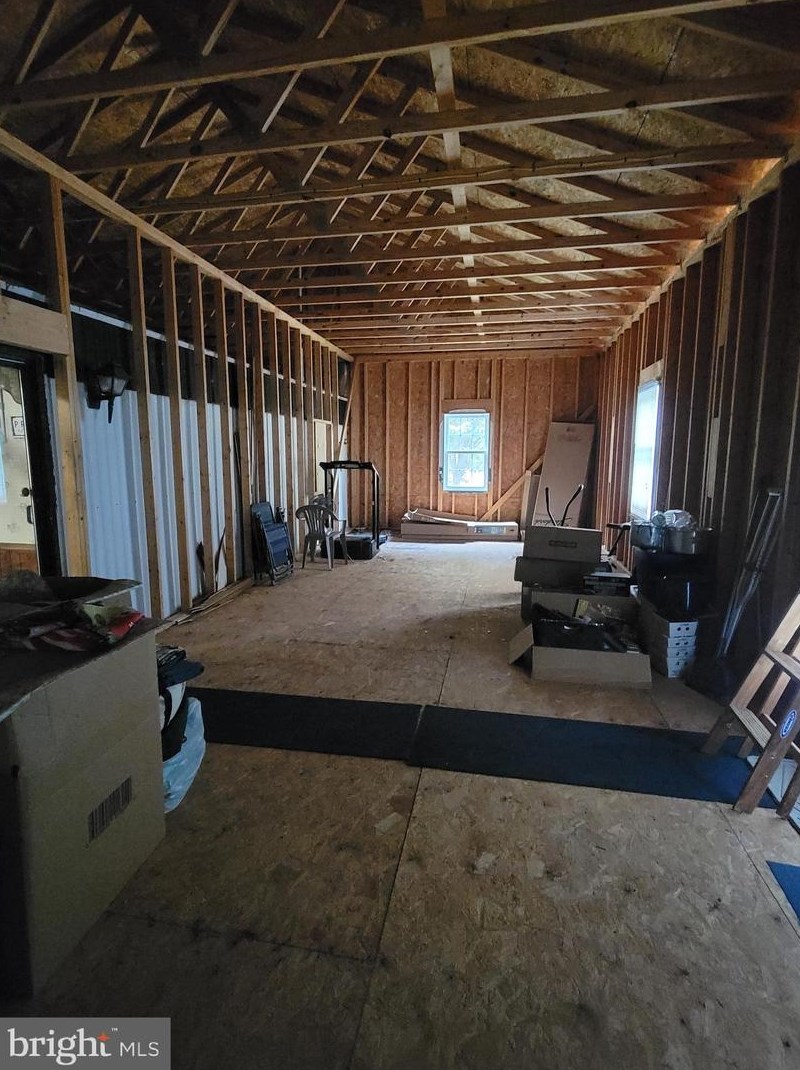 40 Fountain View Dr, Paw Paw, WV 25434
