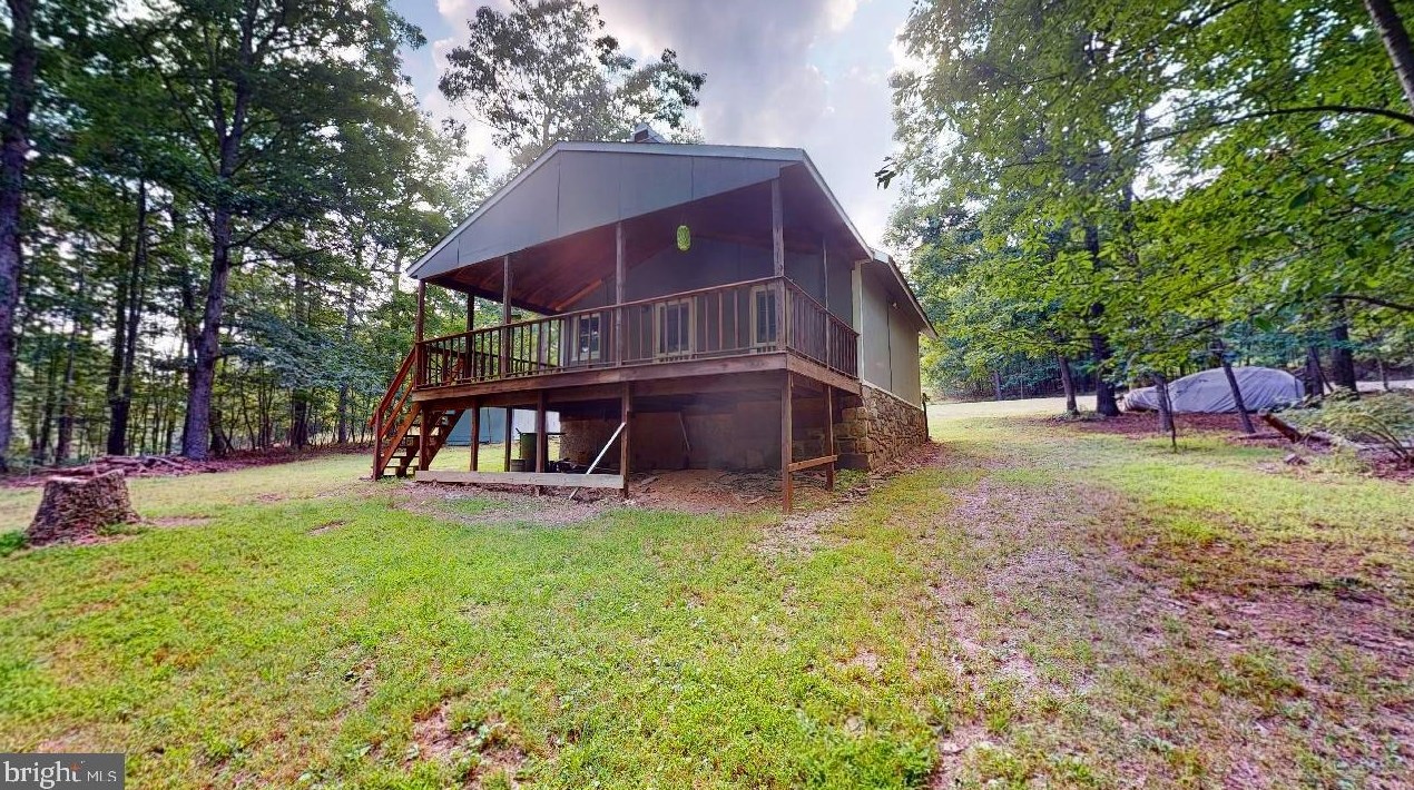149 Falconwood Dr, Paw Paw, WV 25434