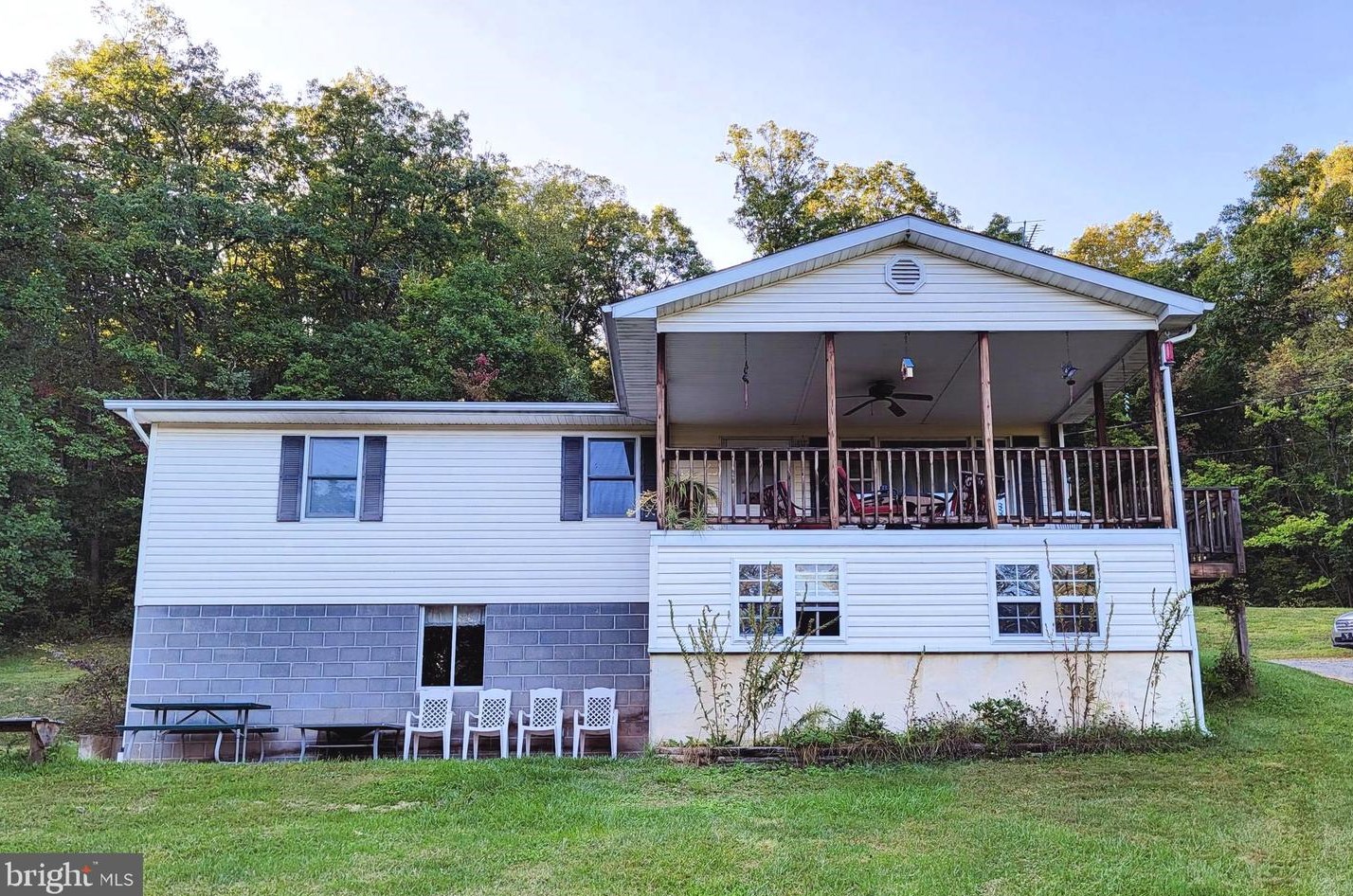 6692 Paw Paw Rd, Paw Paw, WV 25434-3126