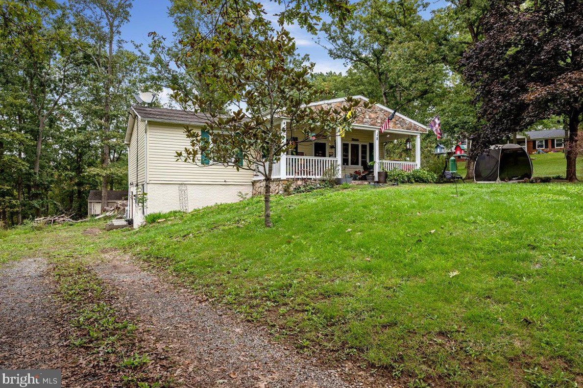 48 Oak Dr, Capon Bridge, WV 26711