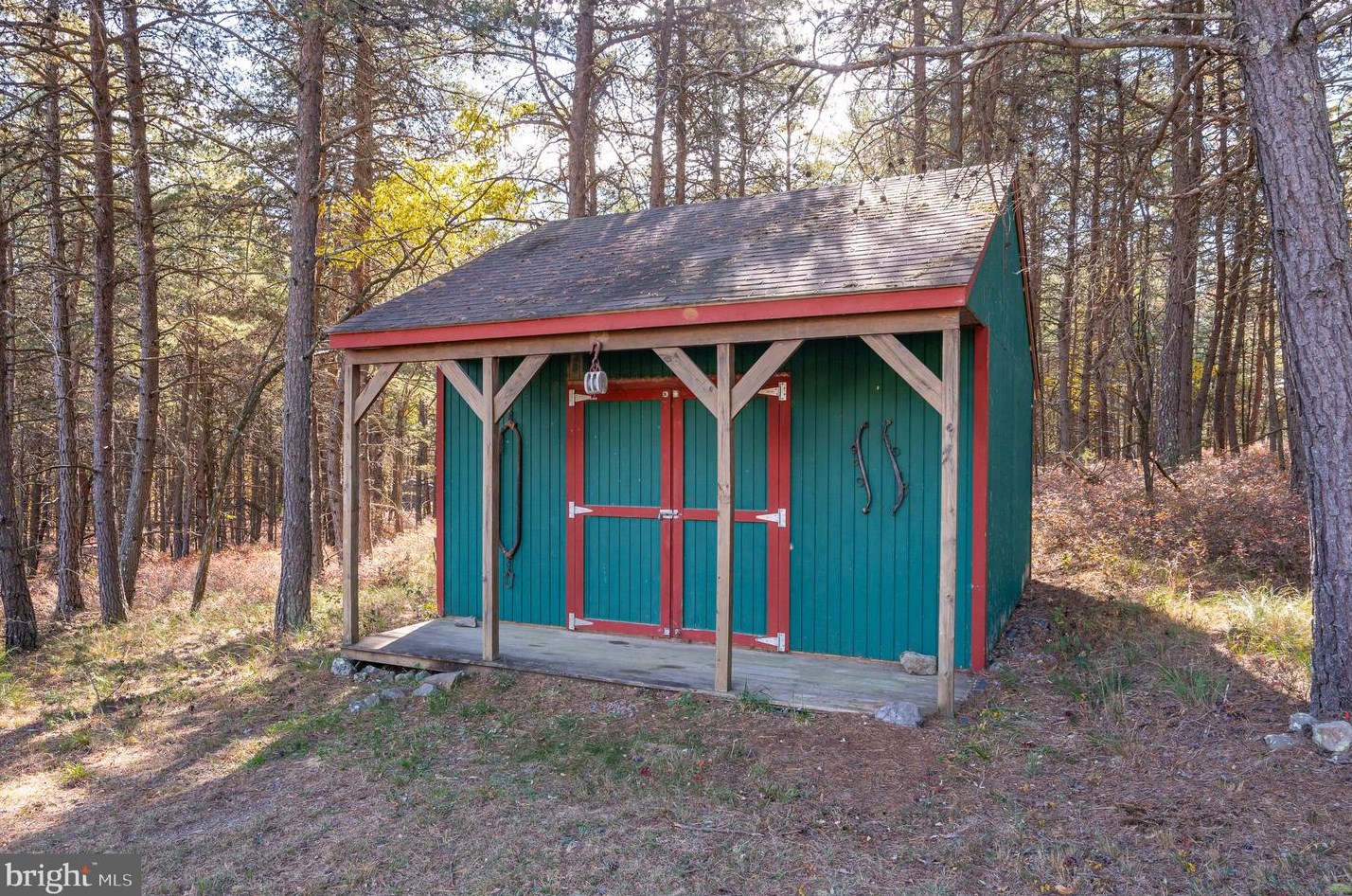 1002 Butternut Dr, Yellow Spring WV  26865-9042 exterior