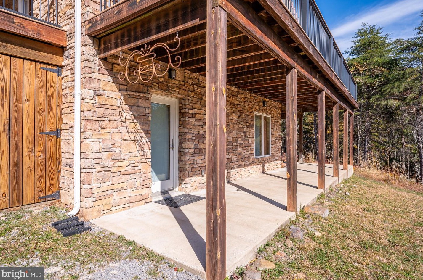 1002 Butternut Dr, Yellow Spring WV  26865-9042 exterior