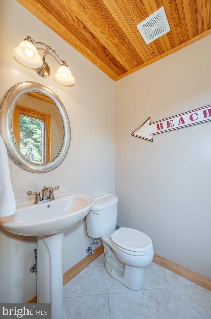 1002 Butternut Dr, Yellow Spring WV  26865-9042 exterior