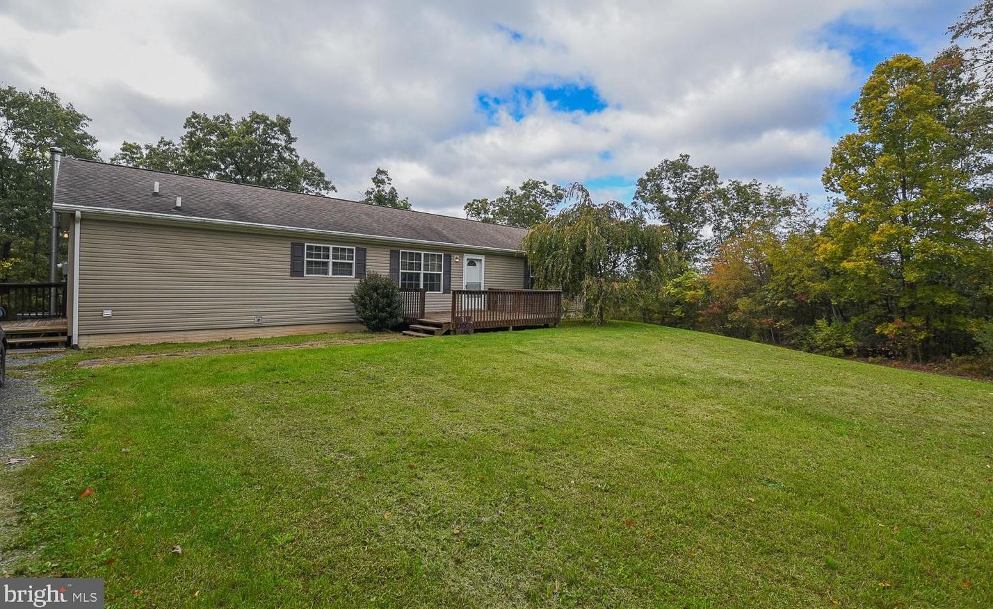 91 Badger Ln, Augusta, WV 26704