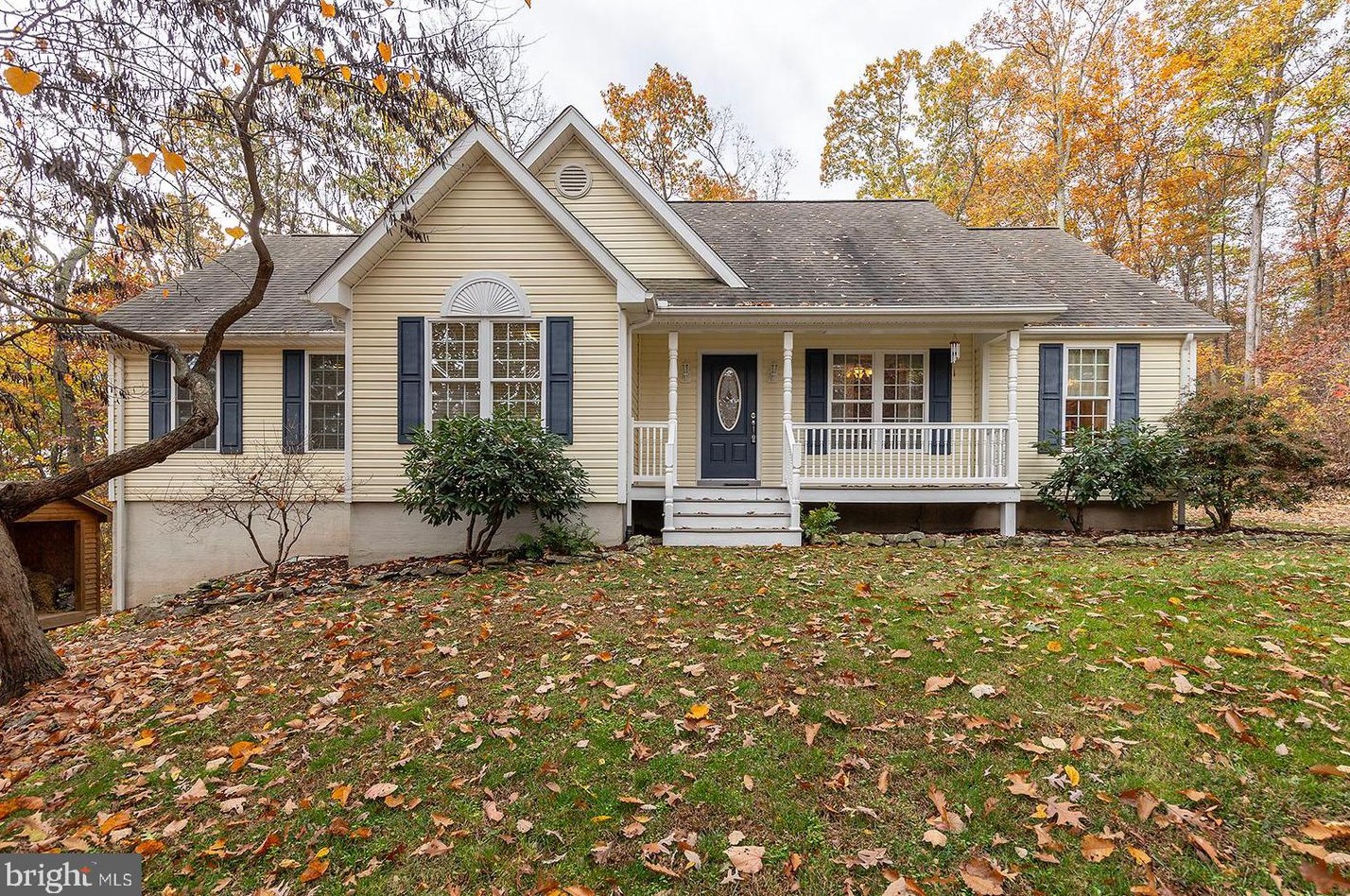 359 Denney Dr, Augusta, WV 26704