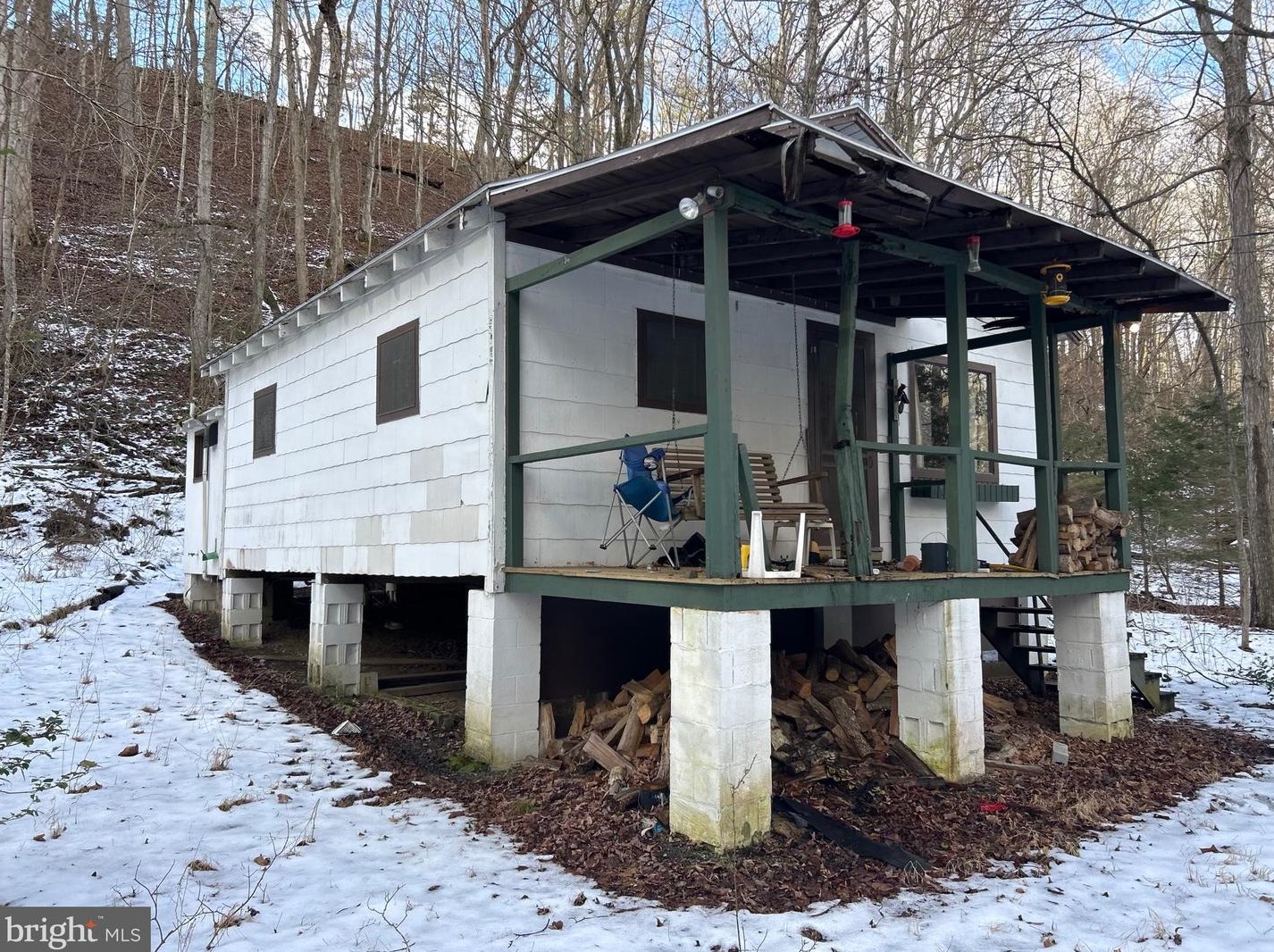 1319 Kilgore Ln, Great Cacapon, WV 25422