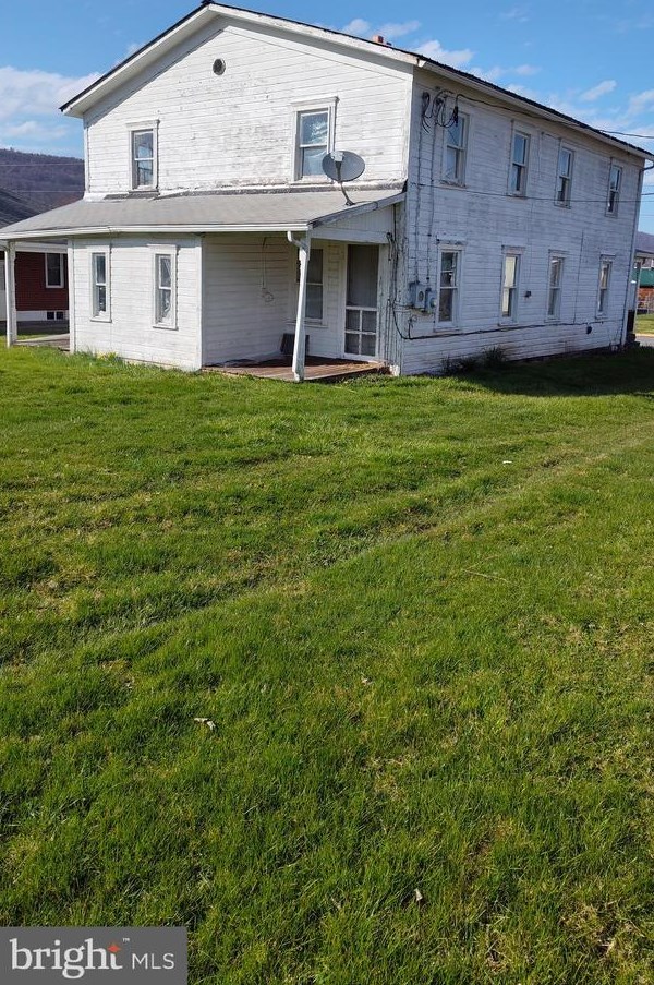 242 W Gravel Ln, Three Churches, WV 26757