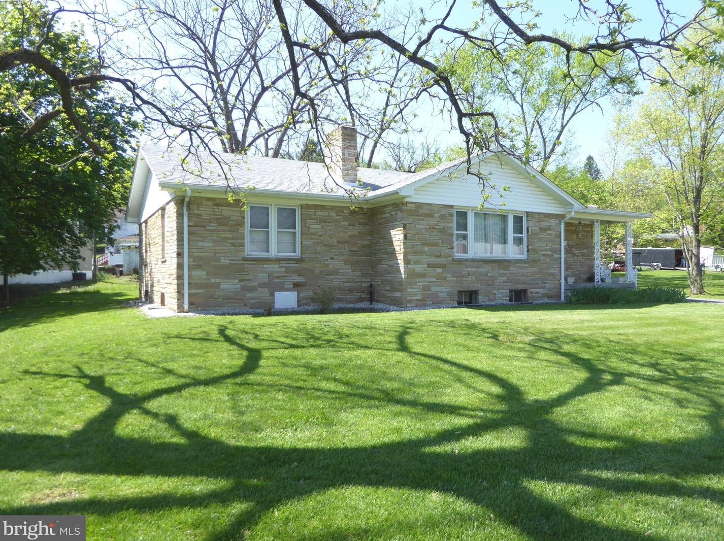 352 Gravel Ln, Three Churches, WV 26757-1810