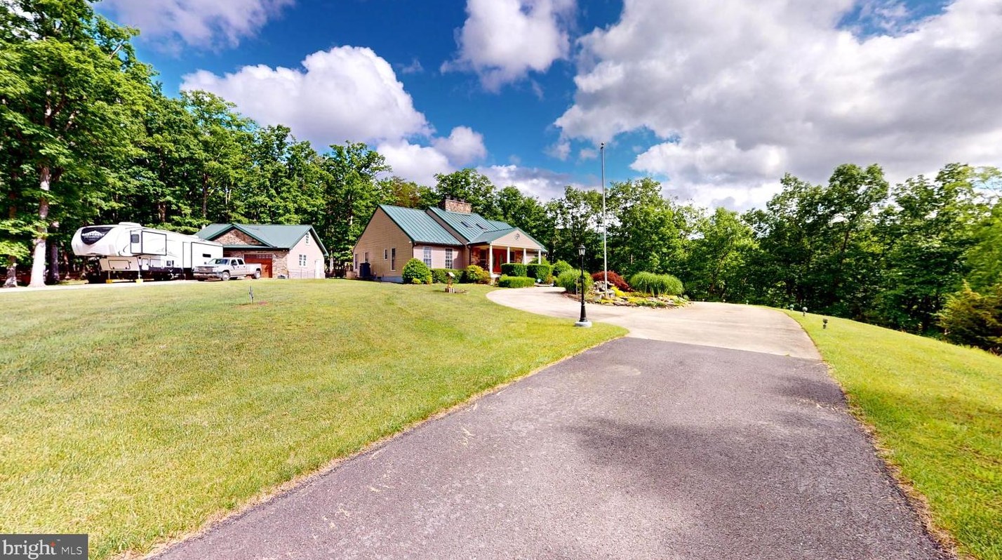 187 Rebeccas Ln, Purgitsville, WV 26852
