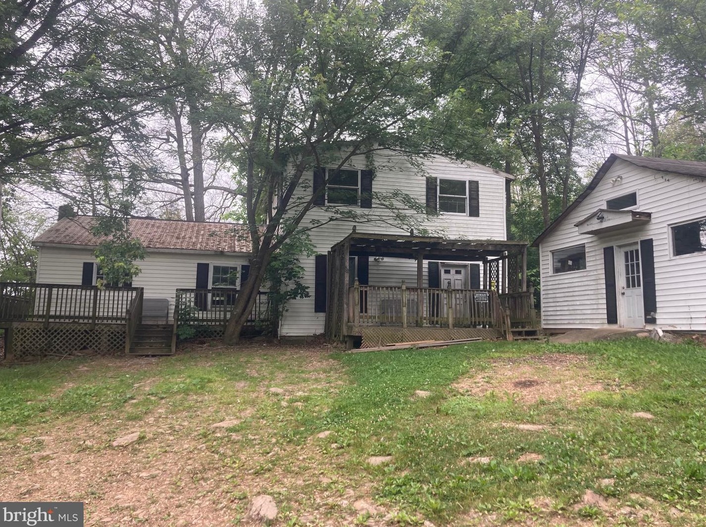 7464 Paw Paw Rd, Paw Paw, WV 25434