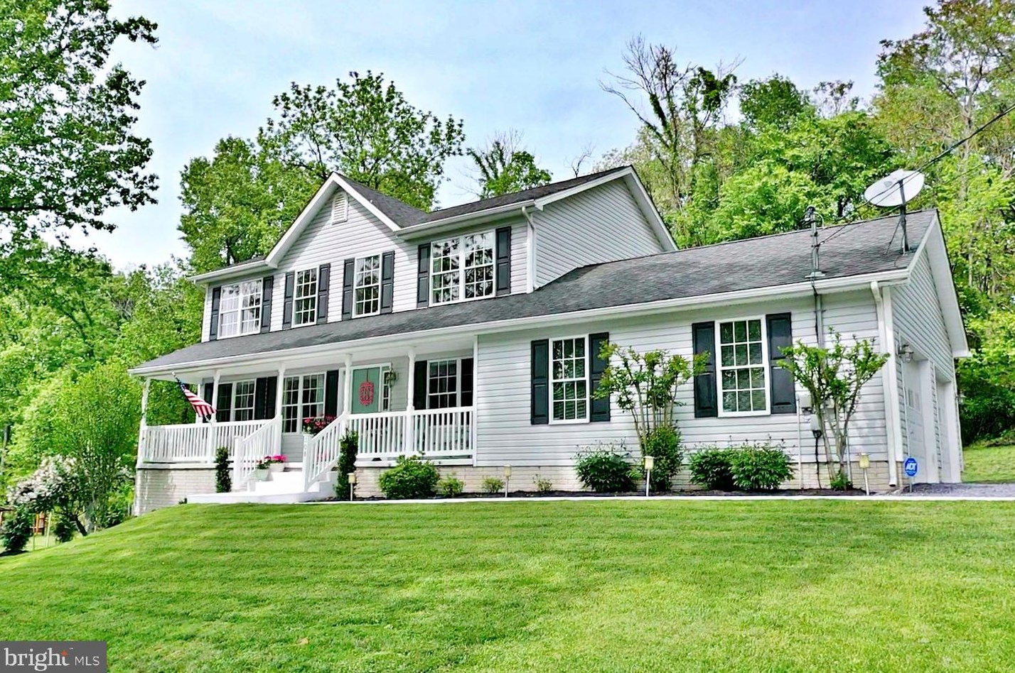 308 Persimmon Pear Ln, Harpers Ferry, WV 25425