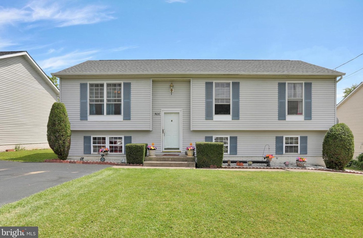 506 E 11th Ave, Ranson, WV 25438