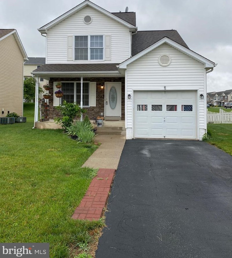 165 Peter Rabbit Dr, Ranson, WV 25438-4861