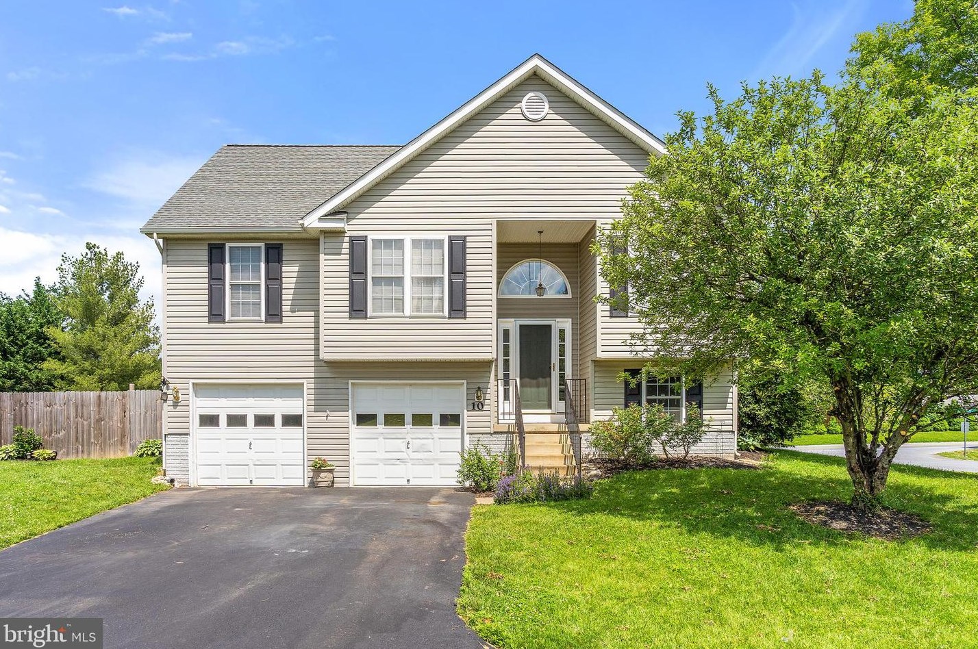 10 Mcgregor Dr, Ranson, WV 25438-4835