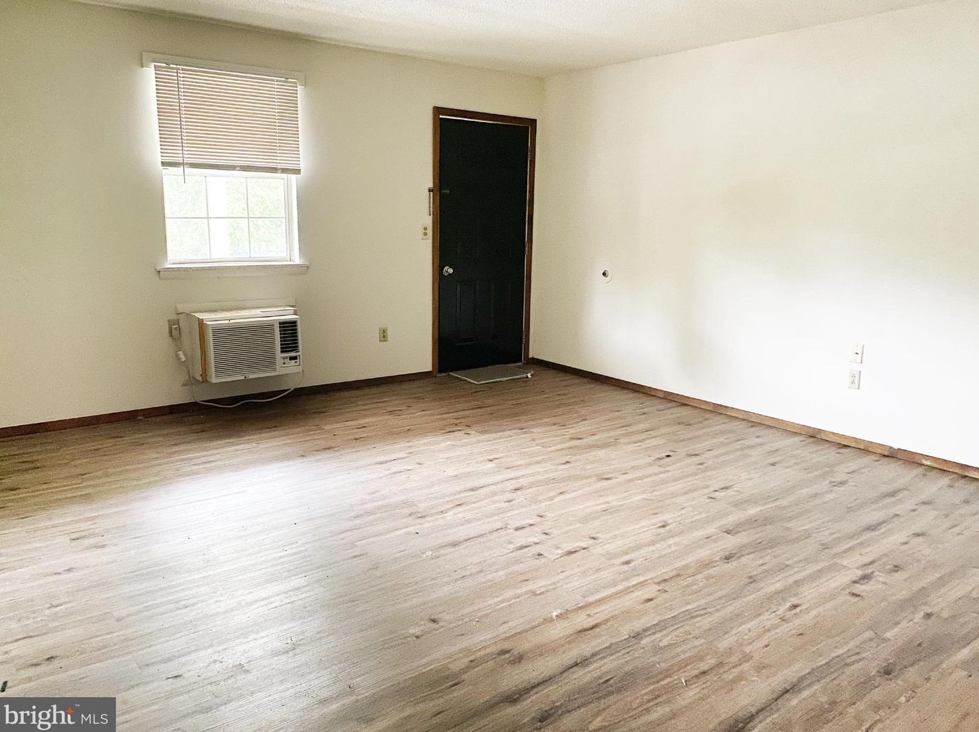 309 E 4th Ave, Ranson, WV 25438