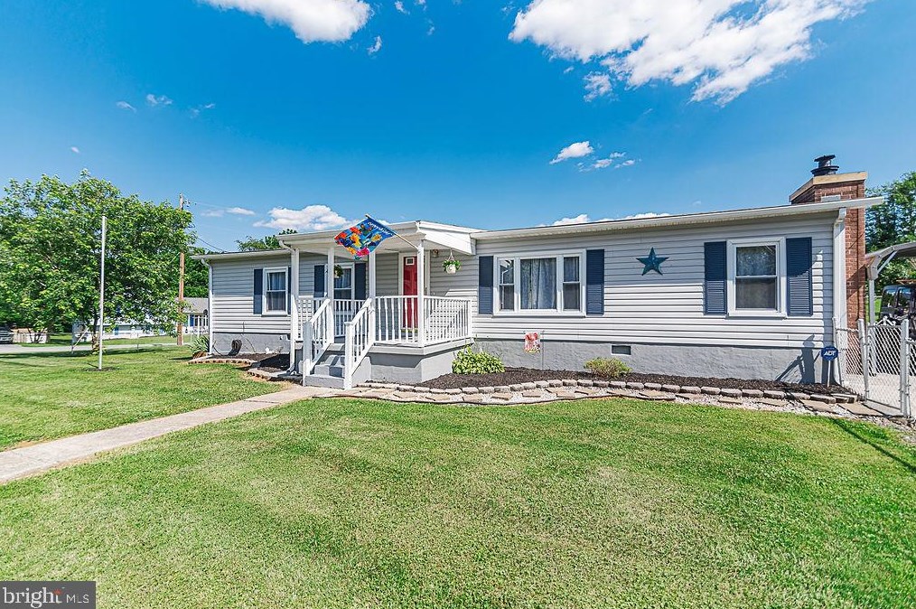 520 E 12th Ave, Ranson, WV 25438