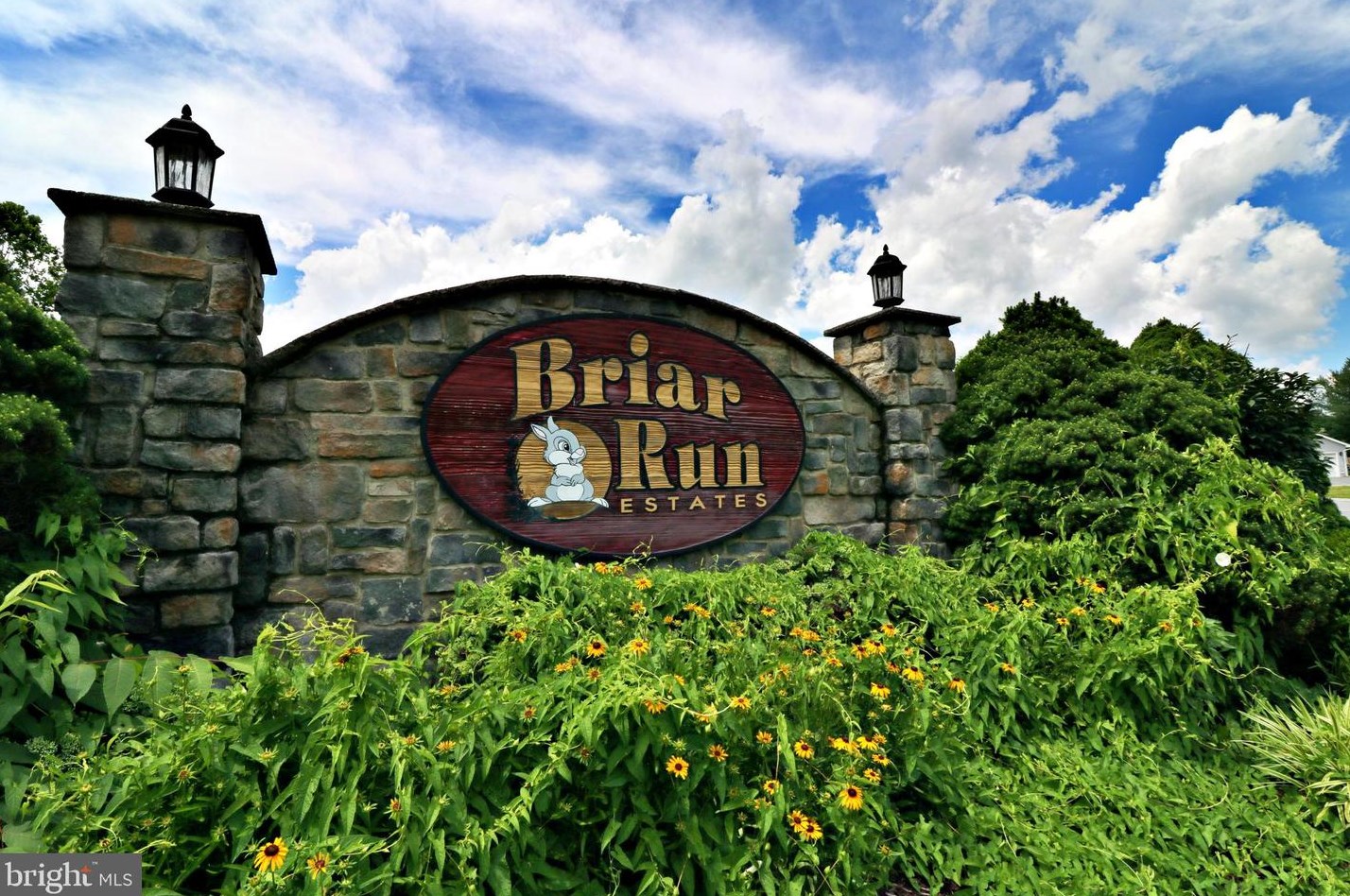 640 Thumper Dr, Ranson WV  25438-4890 exterior