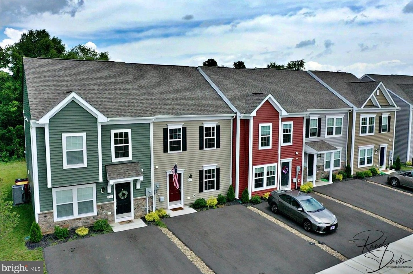 640 Thumper Dr, Ranson WV  25438-4890 exterior