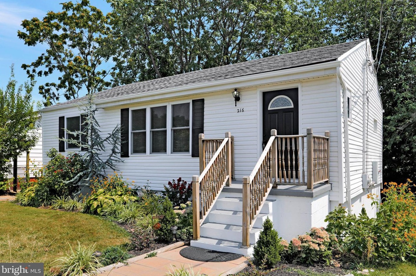 216 4th Ave, Ranson, WV 25438-1618