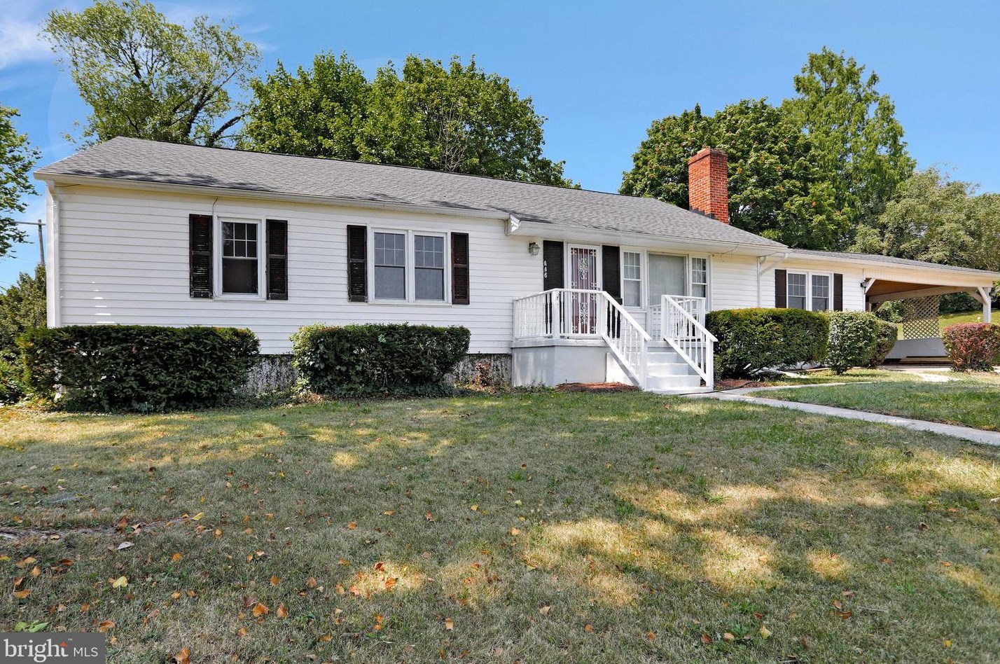 448 S Seminary St, Charles Town, WV 25414