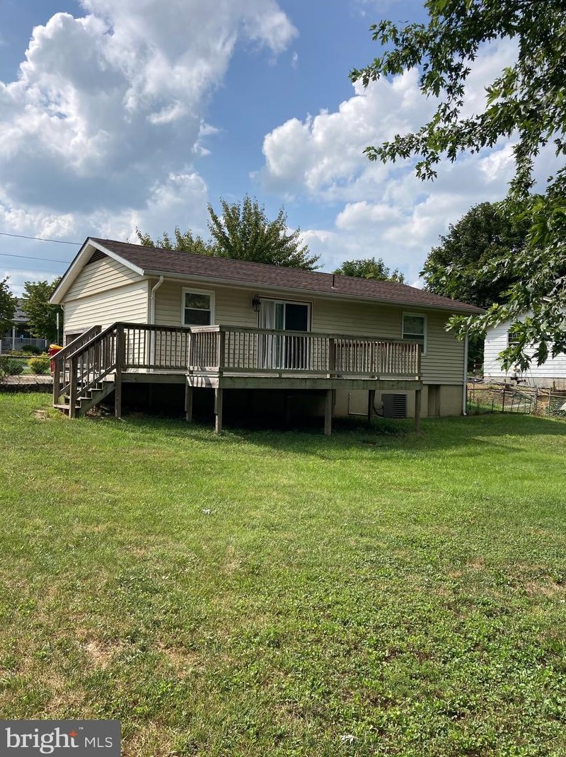 14 Cider Ln, Ranson, WV 25438-1156