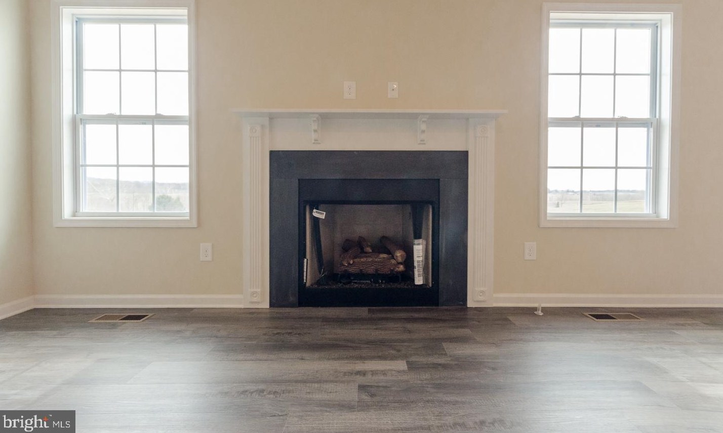 36 Cabinetmaker Ln, Ranson, WV 25438-5598