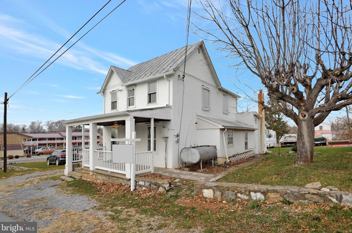 103 10th Ave, Ranson, WV 25438-1458