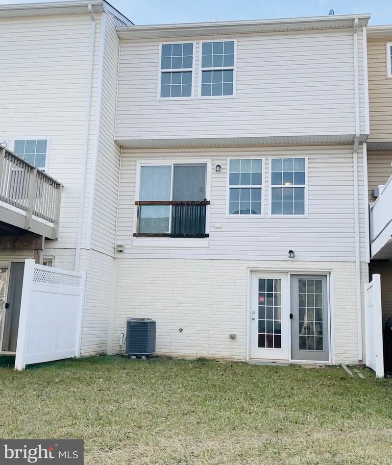 1158 Stallion St, Ranson, WV 25438-5741