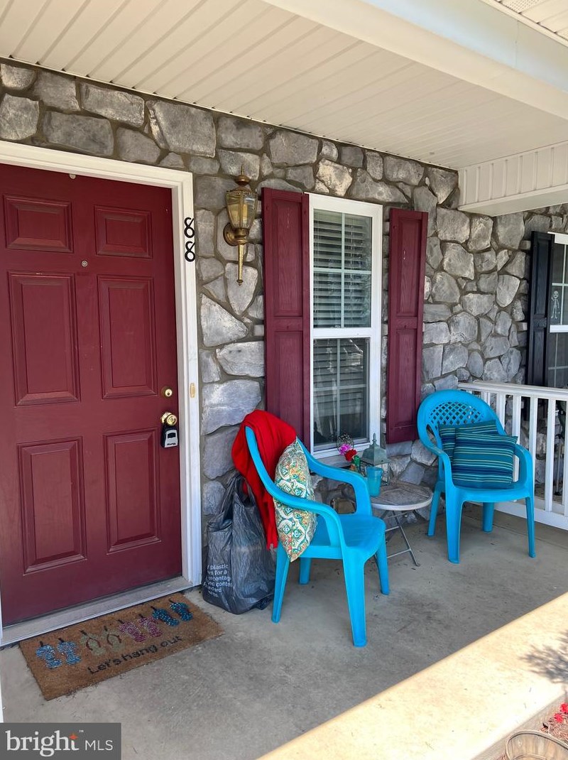 88 Fuzzy Tail Dr, Ranson, WV 25438-4877