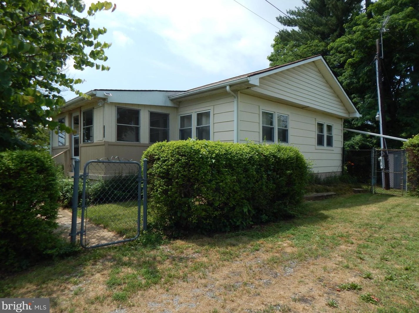 211 13th Ave, Ranson, WV 25438-1567