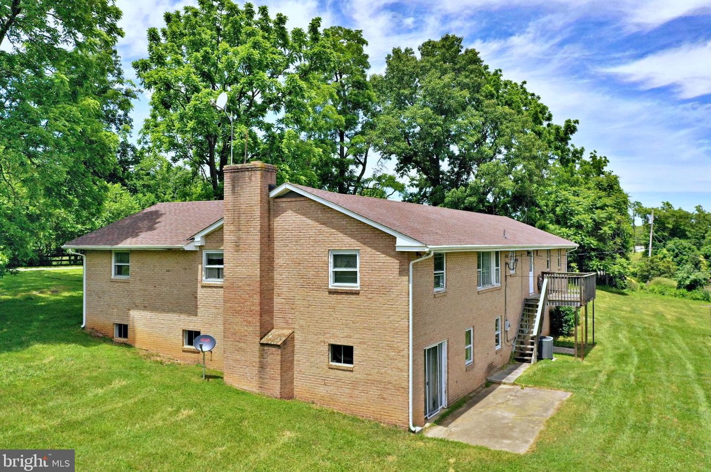 83 Dove Hill Dr, Ranson, WV 25438