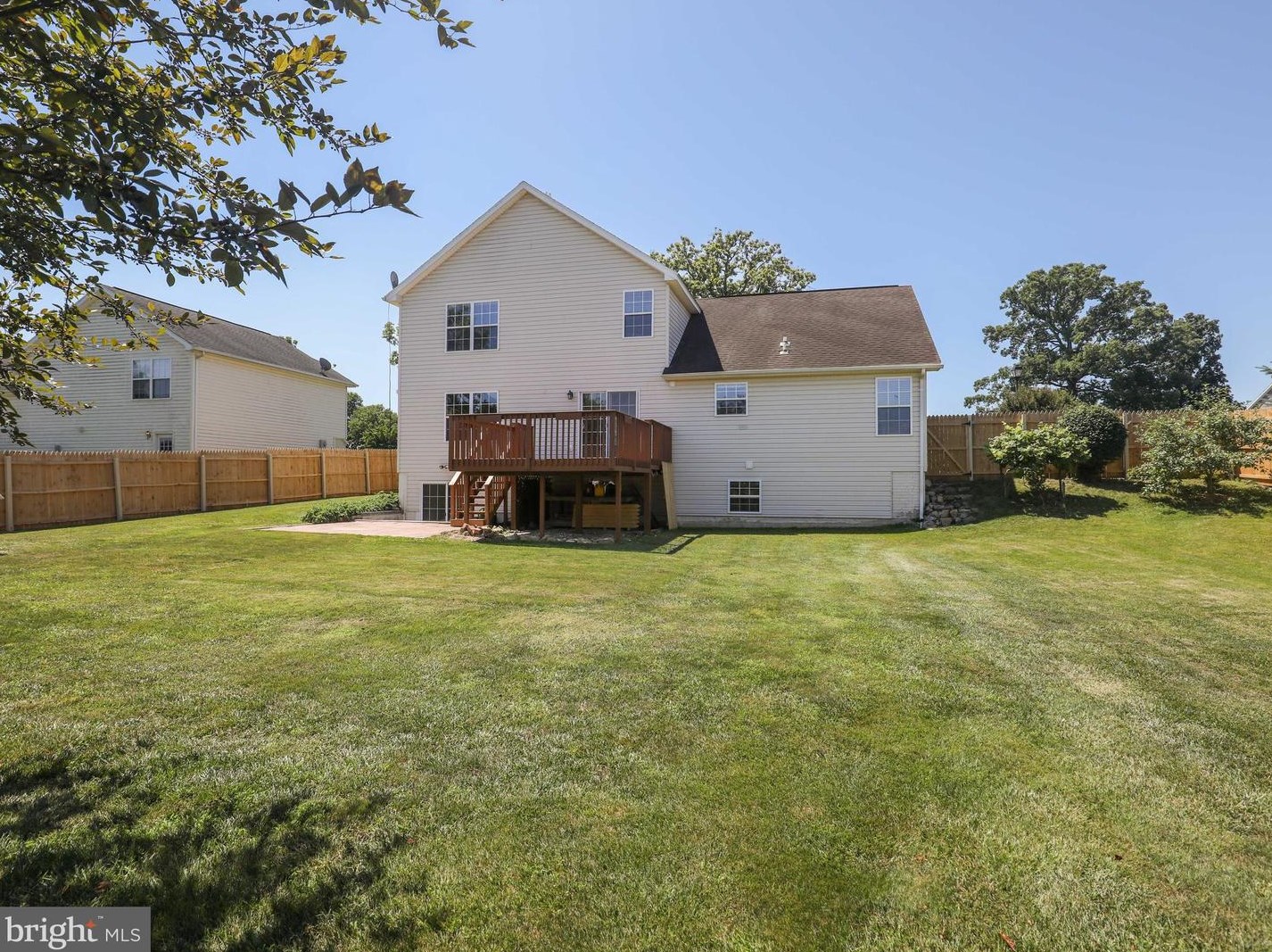 405 Oak Lee Dr, Ranson, WV 25438-4856