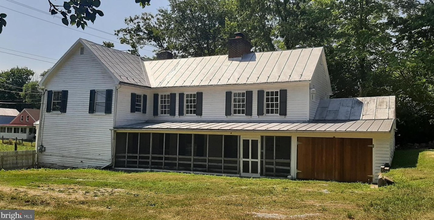 7337 Queen St, Martinsburg, WV 25430