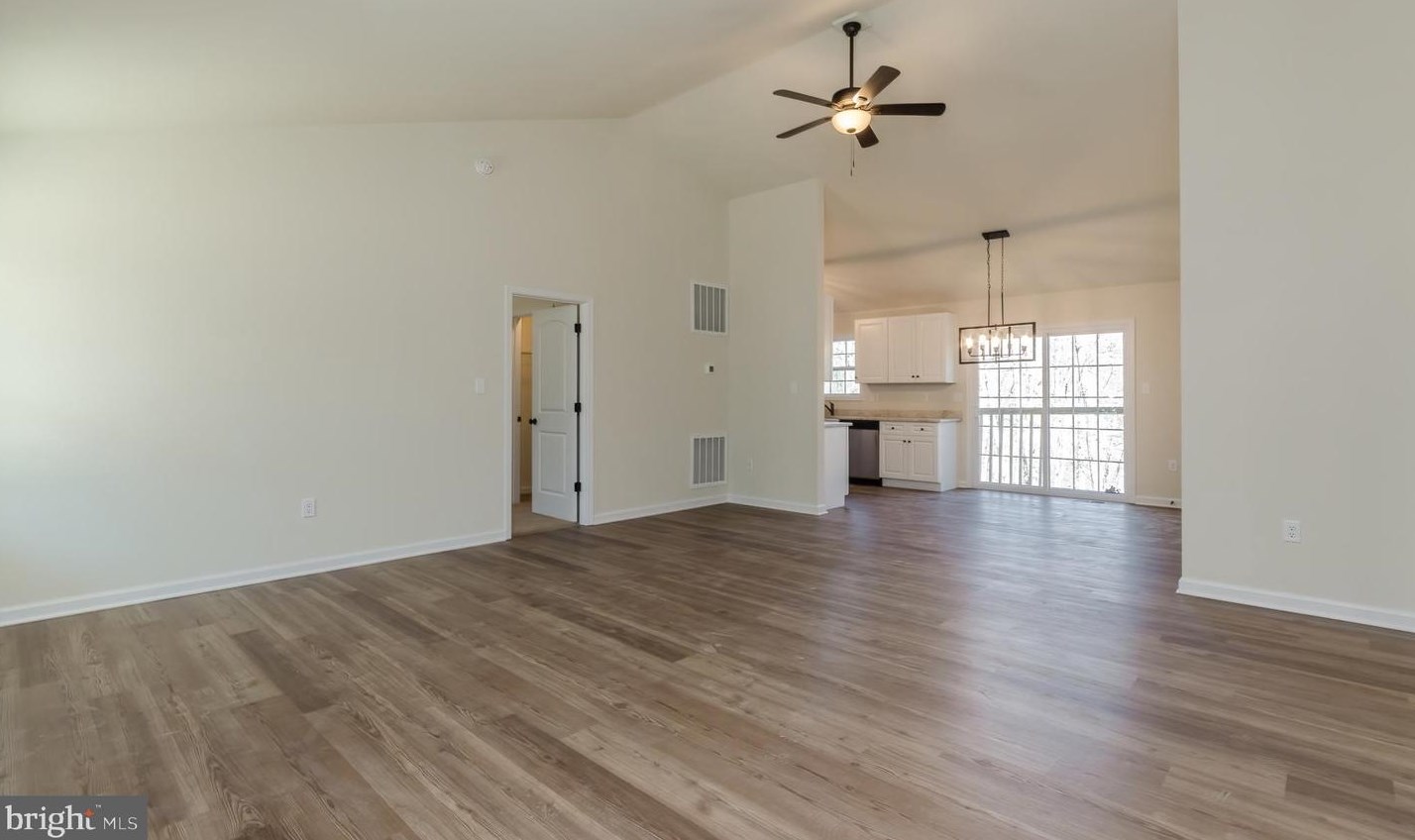 235 Chipmunk Ln, Harpers Ferry, WV 25425