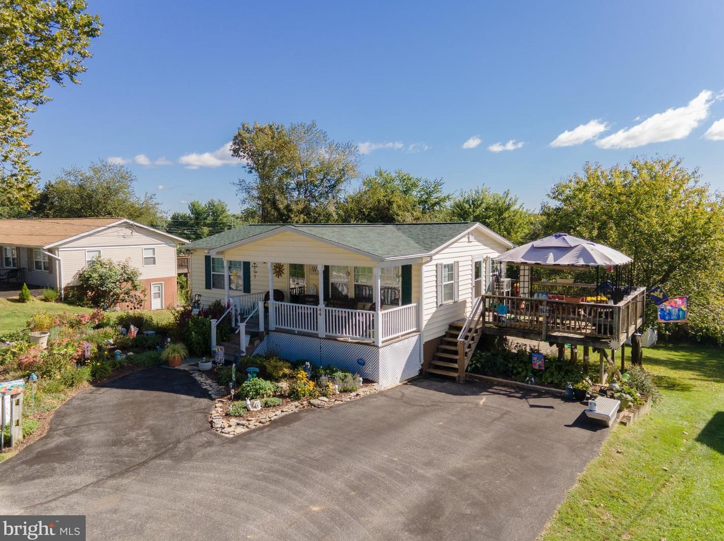 44 Orchard Dr, Ranson, WV 25438-1255