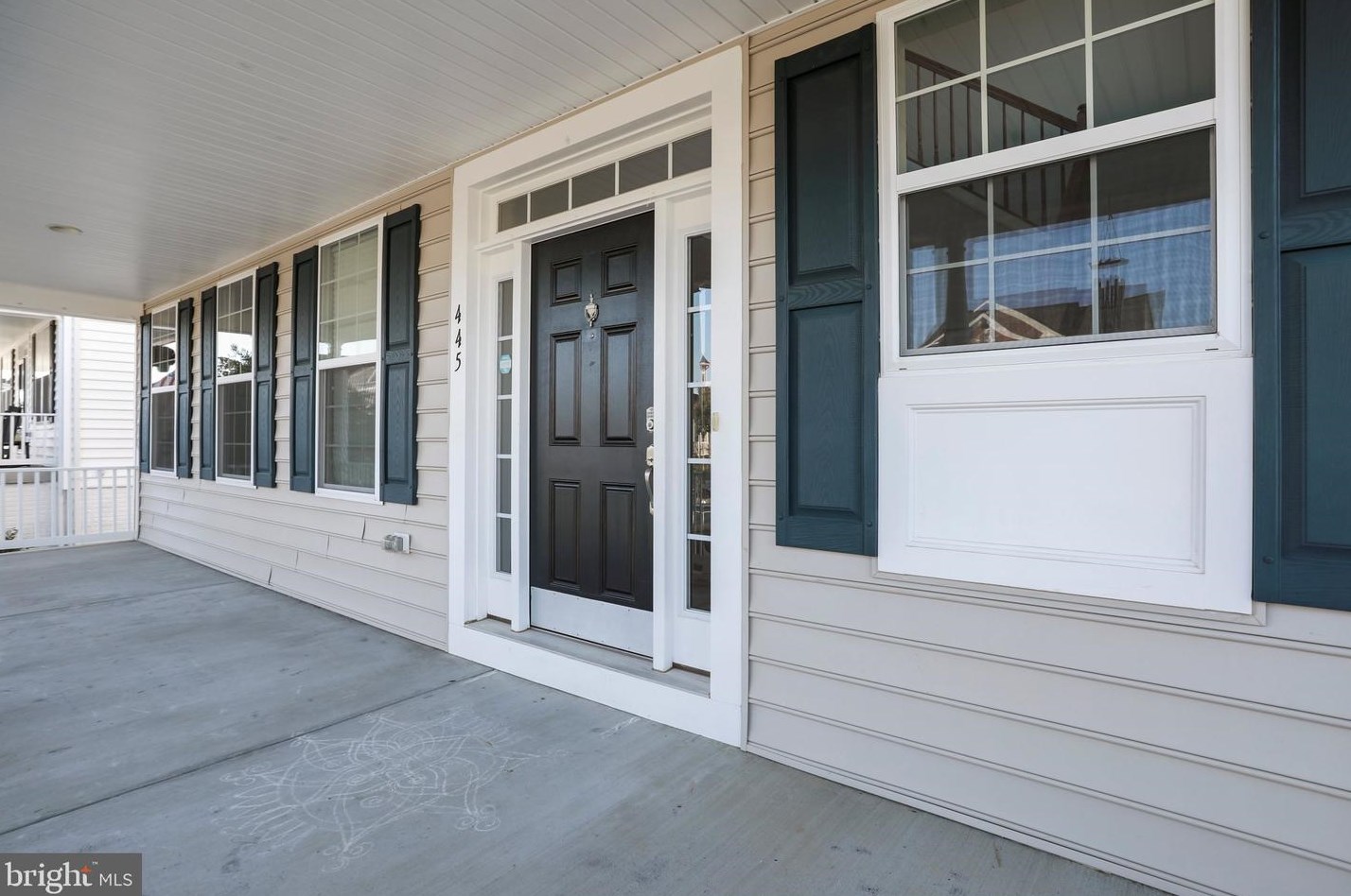 445 Lord Fairfax St, Charles Town, WV 25414
