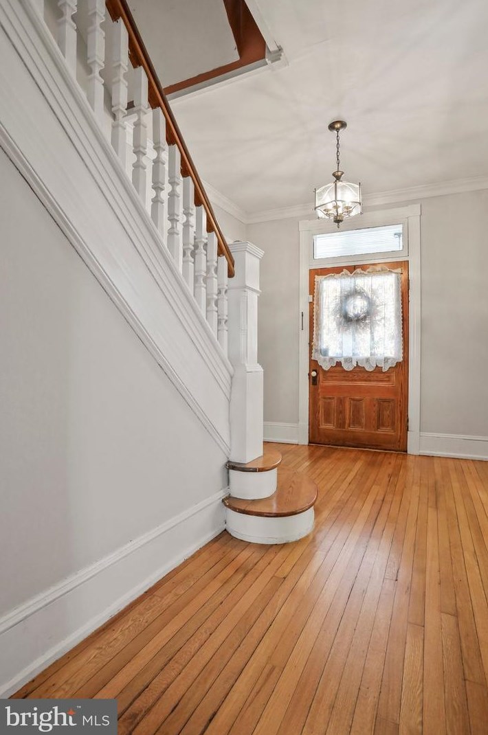 406 N Mildred St, Charles Town, WV 25414