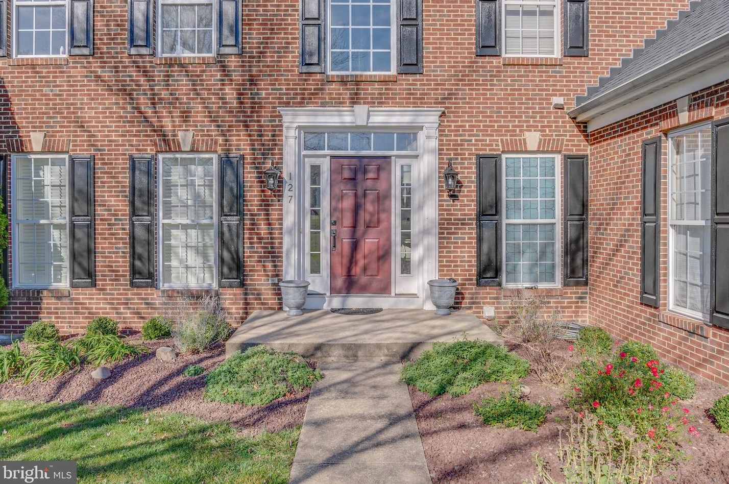 127 Equestrian Cir, Shenandoah Junction, WV 25442