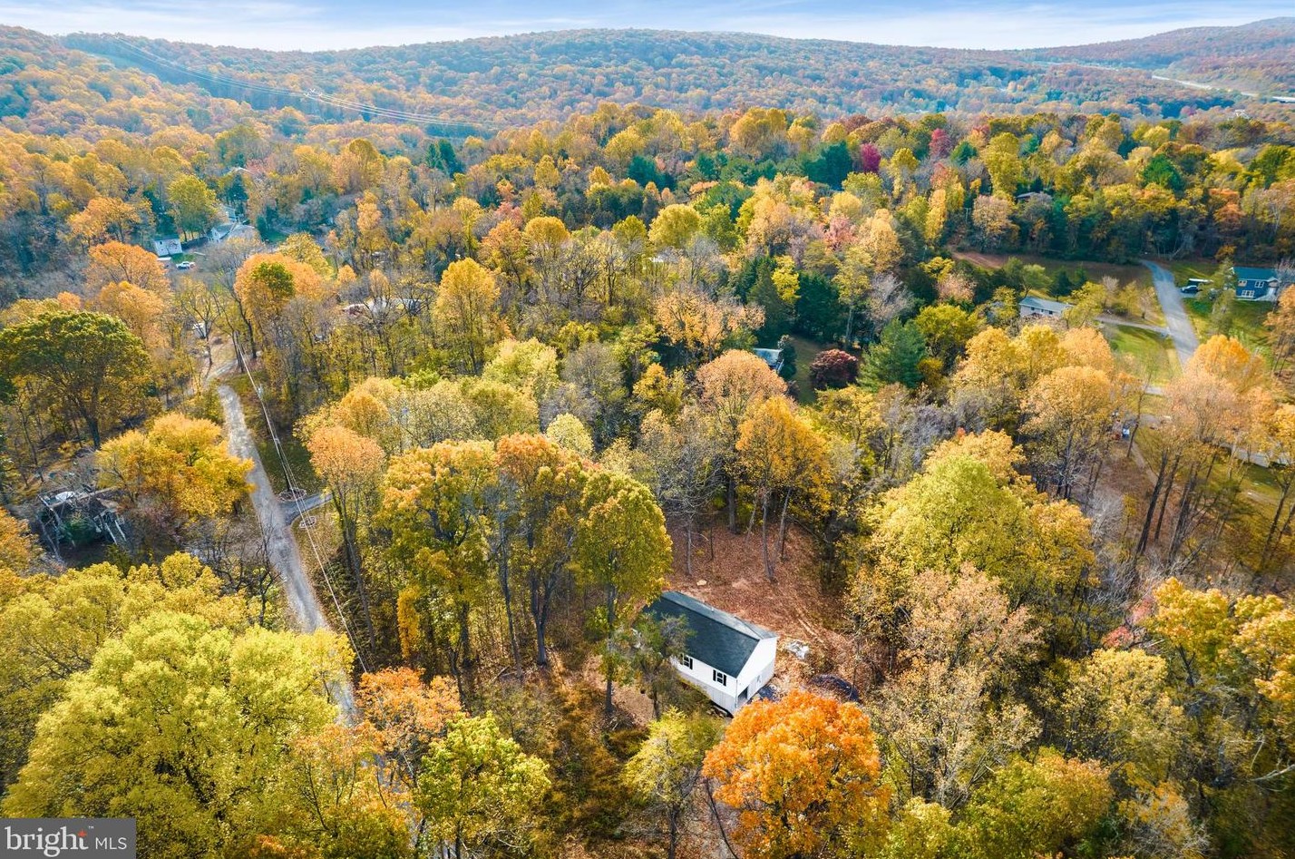 242 Walnut Hill Dr, Harpers Ferry, WV 25425