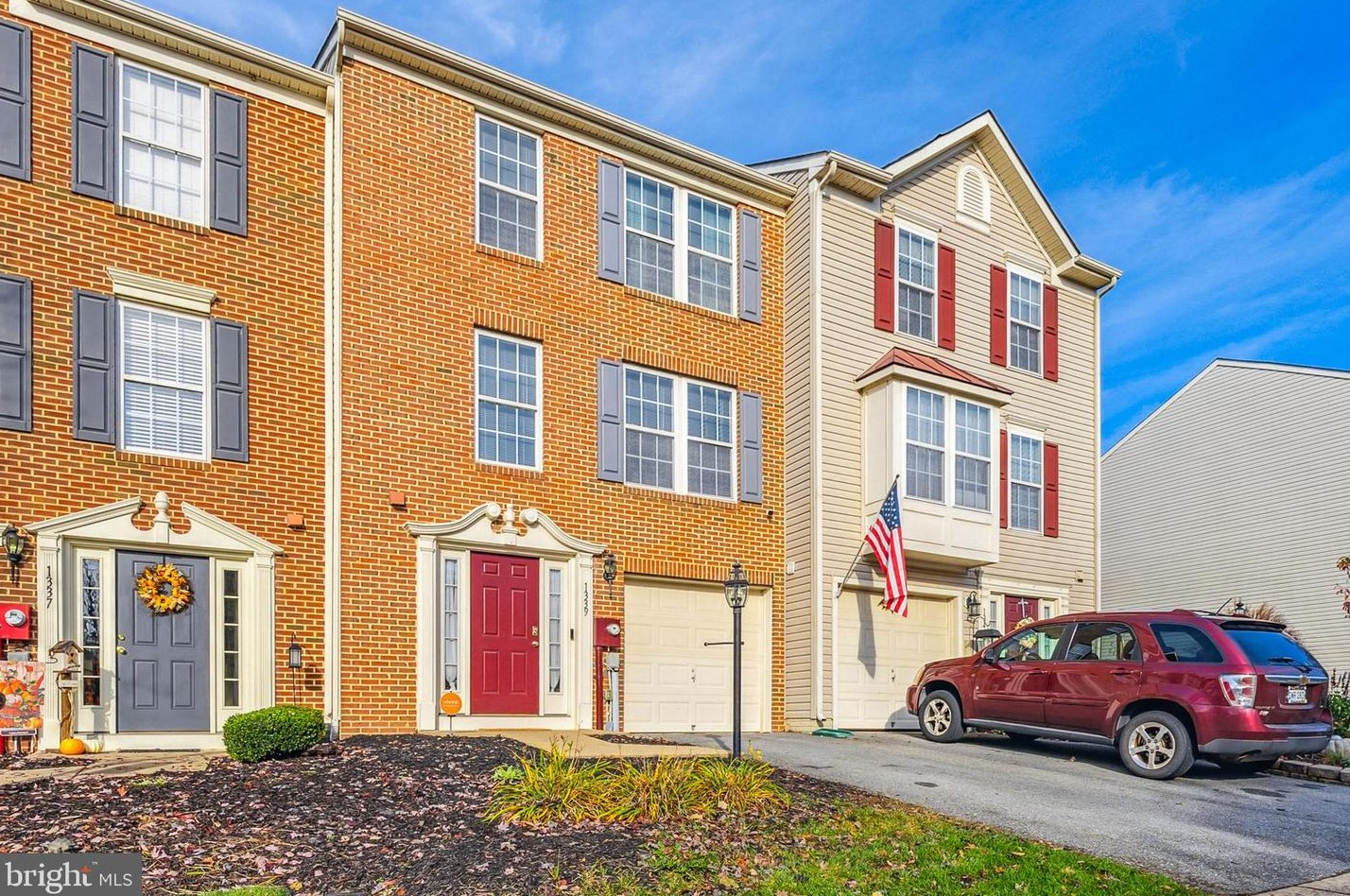 1339 Mare St, Ranson WV  25438-5711 exterior