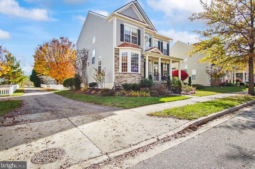 41 Calmes St, Charles Town, WV 25414