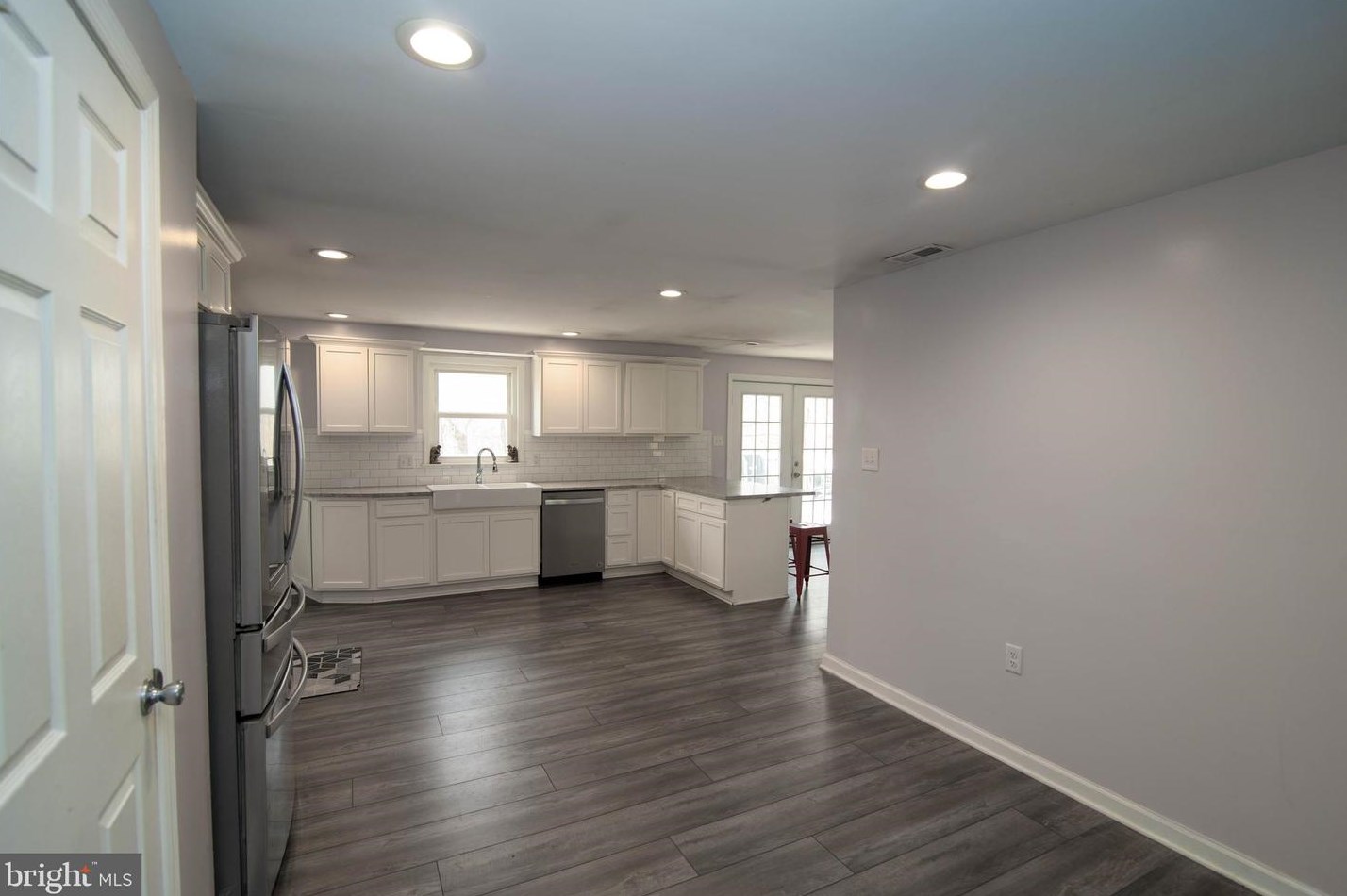 465 Red Bird Ln, Harpers Ferry, WV 25425