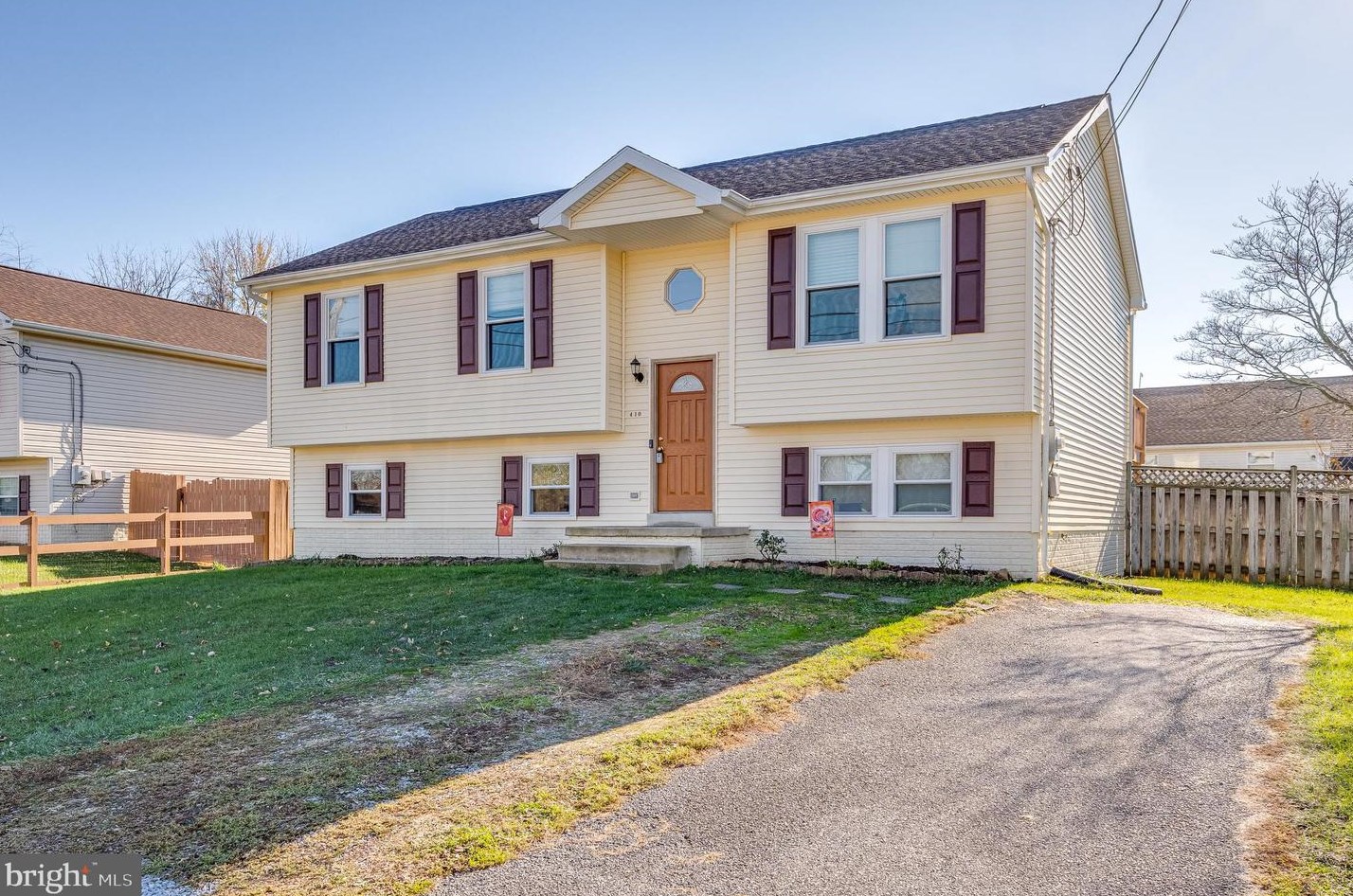410 10th Ave, Ranson, WV 25438-1778