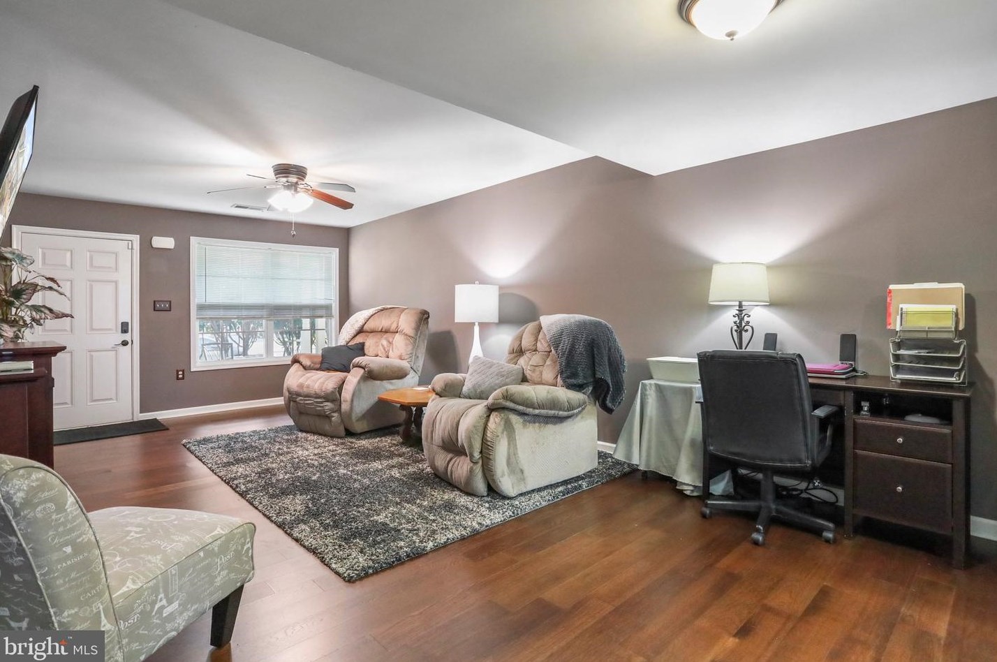 16 Fuzzy Tail Dr, Ranson, WV 25438-4877