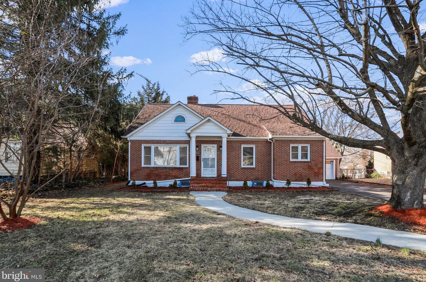 531 Jefferson Ave, Charles Town, WV 25414