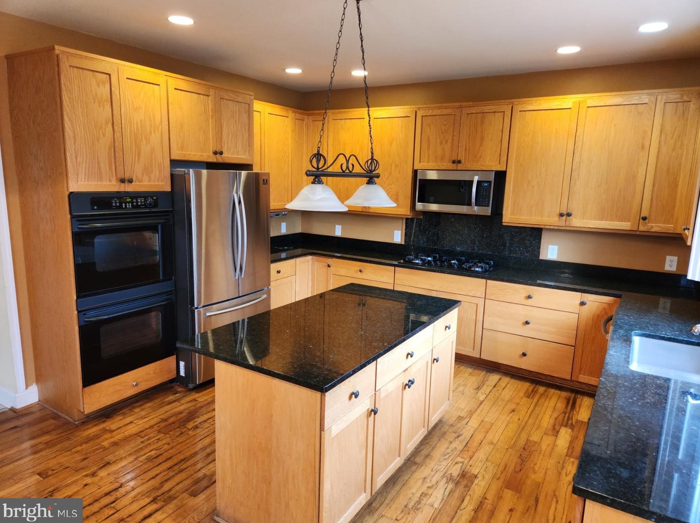 919 Eastland Dr, Charles Town, WV 25414