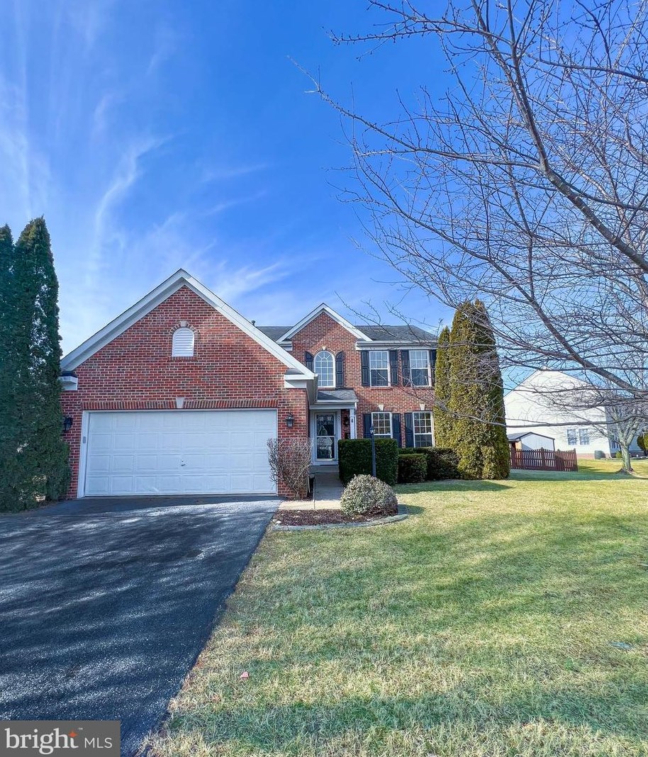 53 Pebble Beach Dr, Charles Town, WV 25414