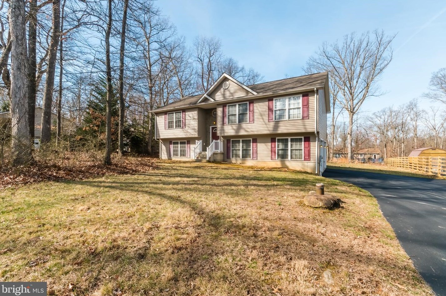 319 Sawyer Ln, Harpers Ferry, WV 25425