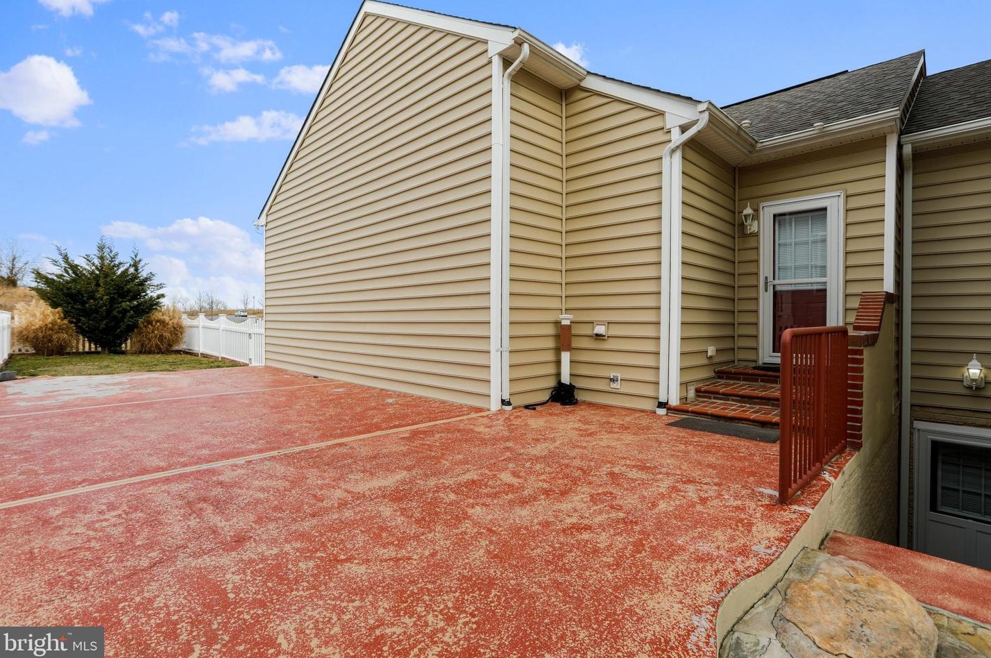 1257 Fairfax Blvd, Ranson WV  25438-5740 exterior