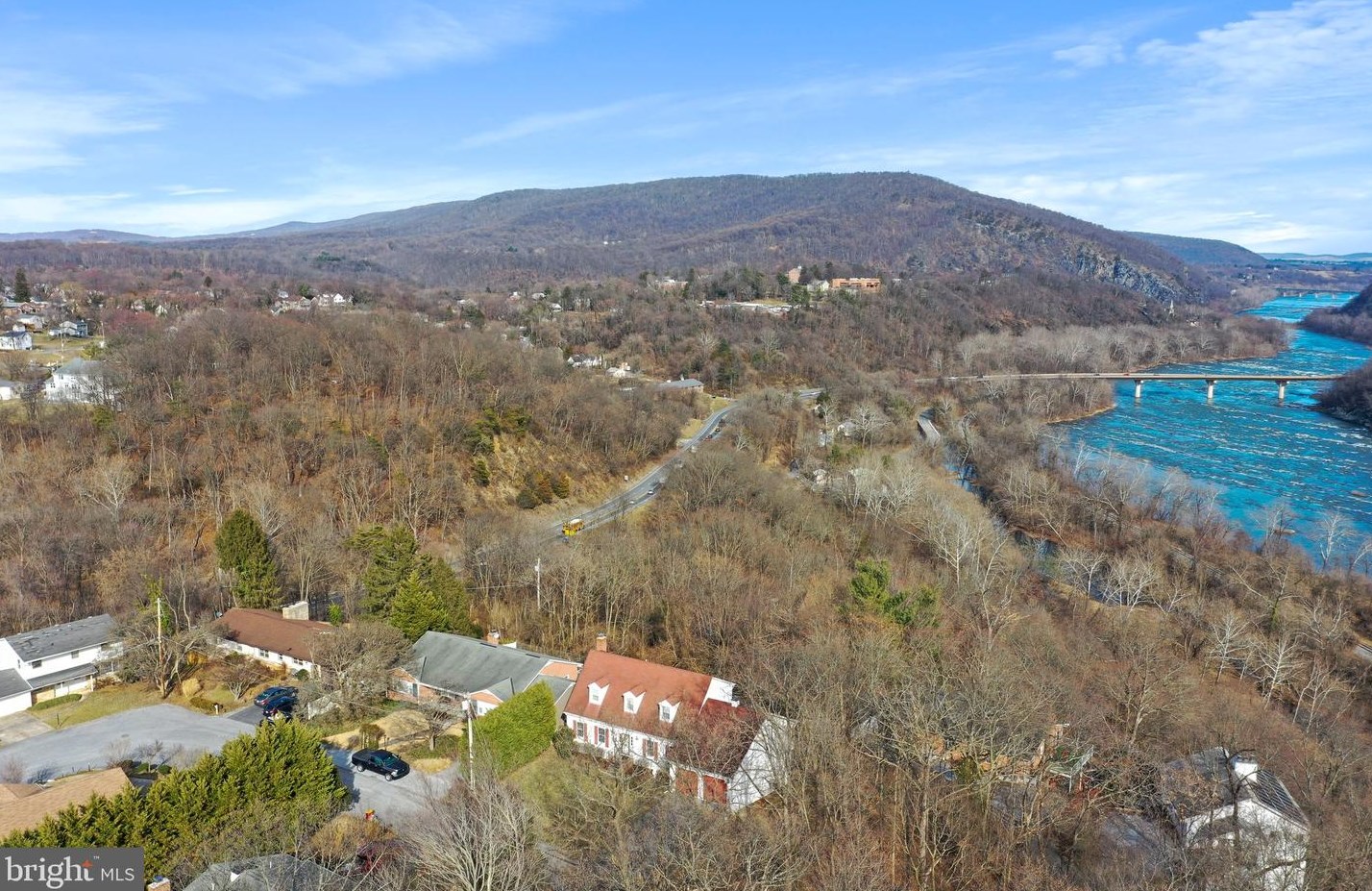 389 Pointfield Dr, Harpers Ferry, WV 25425